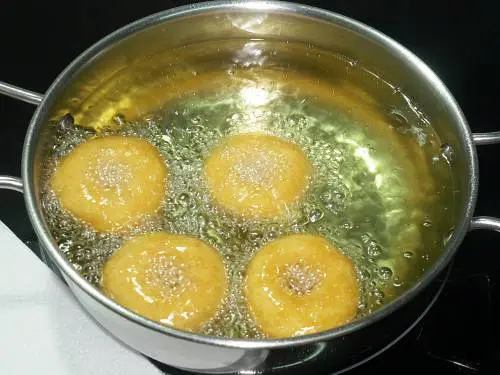 Medu Vada Recipe: आपके लिए खास: मेदू वड़ा रेसिपी, आसान और स्वादिष्ट!