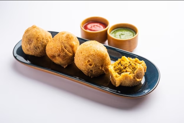 Batata Vada Recipe कुछ नए तरीके से बनाए अपने घर में गर्मागर्म बटाटा वड़ा!